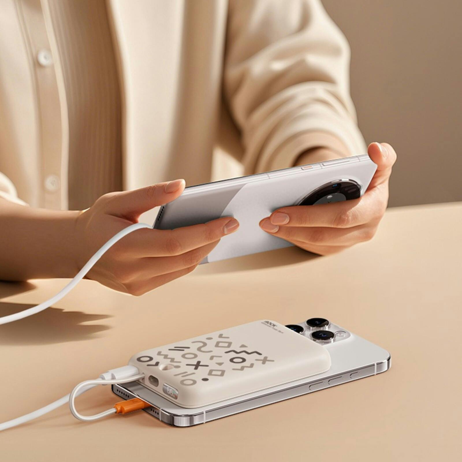 ROCK 10.000mAh MagSafe On-the-Go Powerbank Beige 10.000 mAh