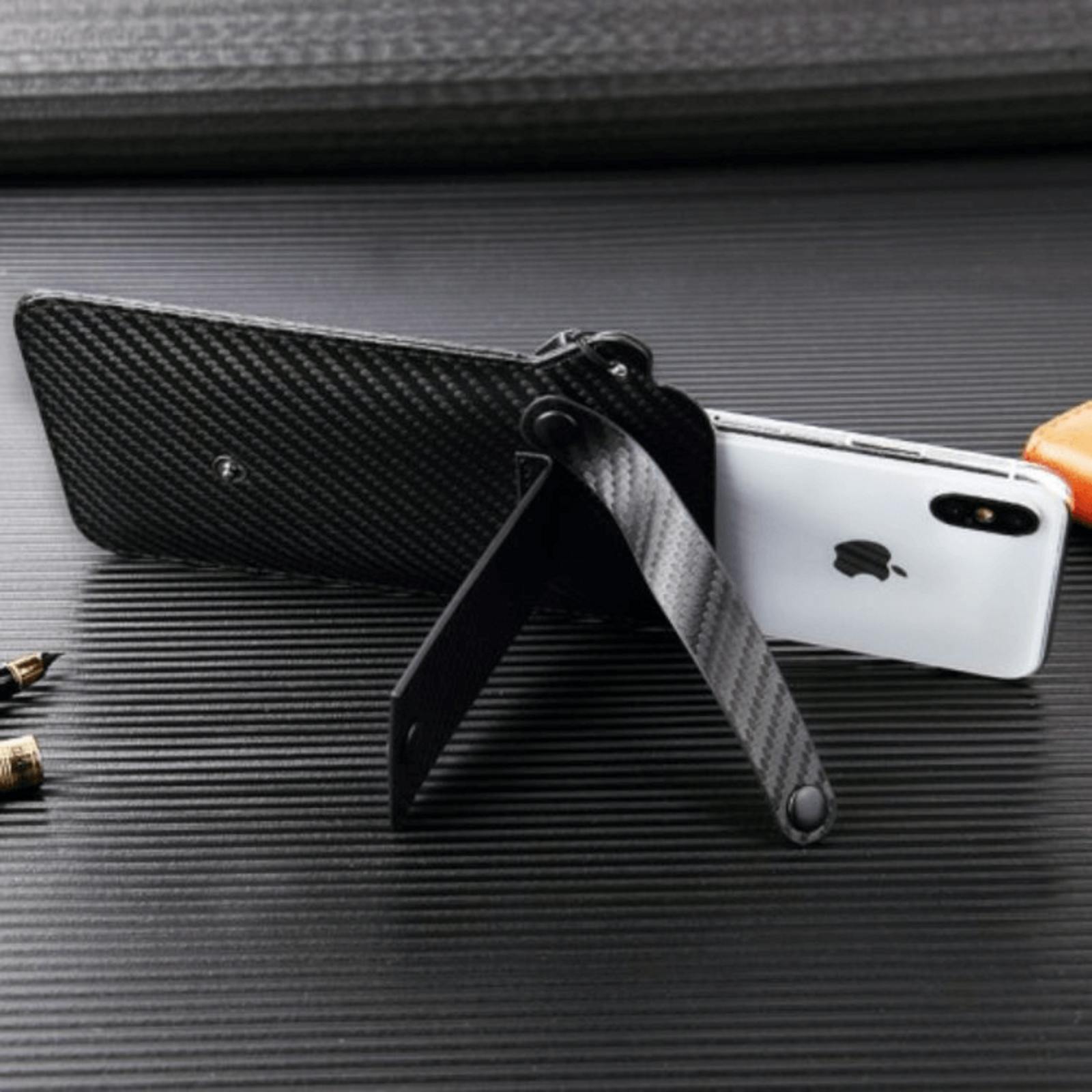 CaseBody Pocket Sleeve met Riemband Carbon L