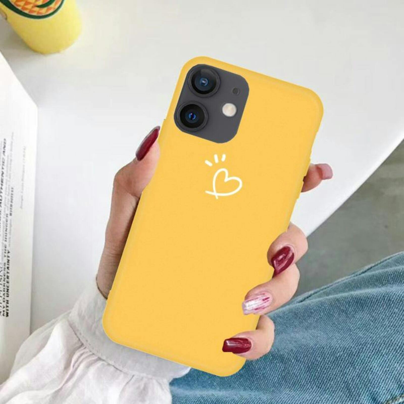 Mocaa iPhone 12 (Pro) Love Heart Case Geel