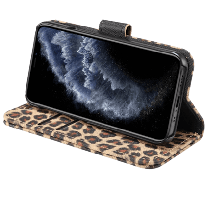 Mocaa iPhone 12 (Pro) Luipaardprint Bookcase Hoesje Style II