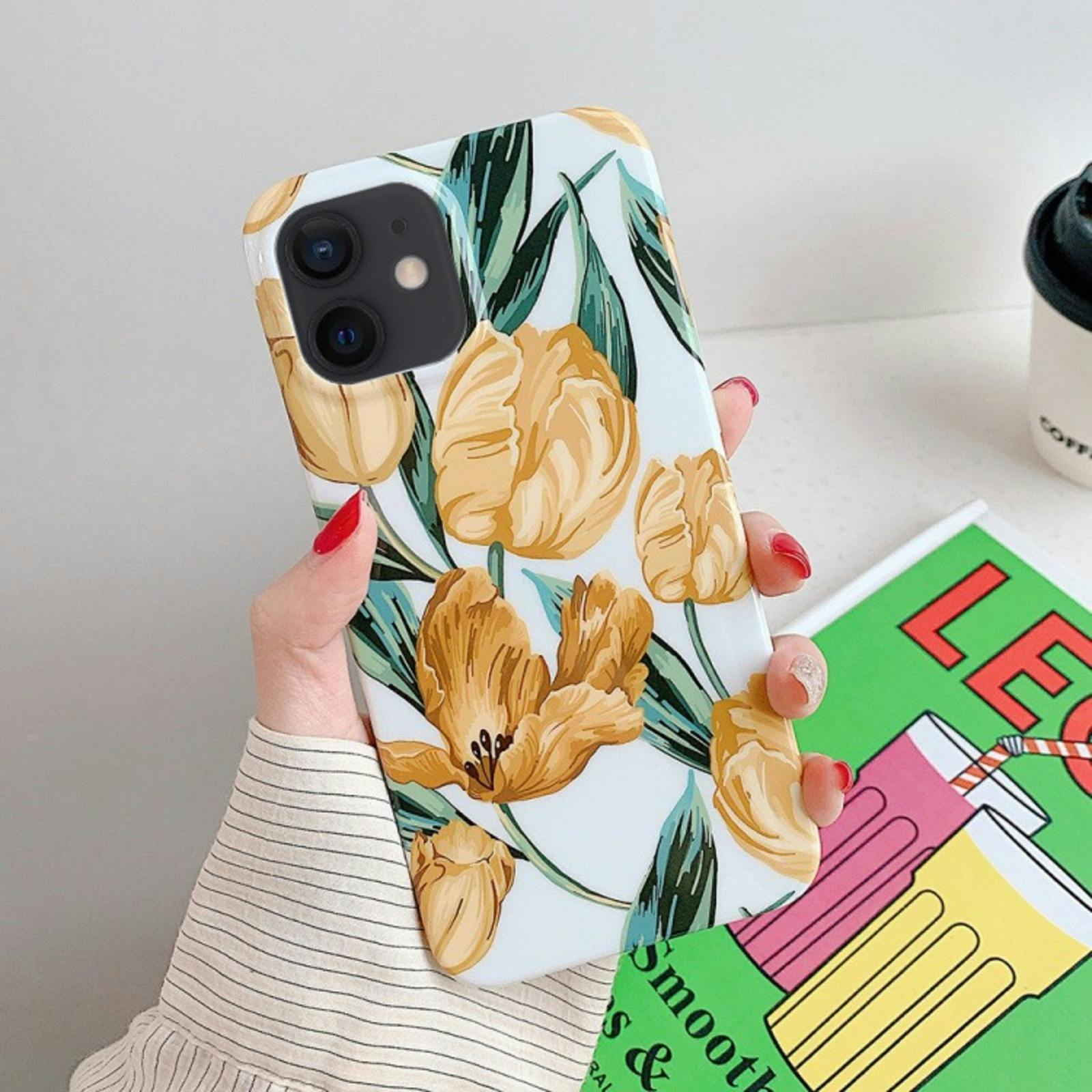 Mocaa iPhone 12 (Pro) Pretty Flower Case Meerkleurig